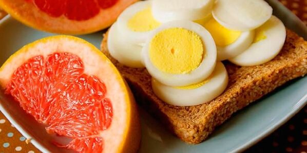 Huevos y toronja para bajar de peso