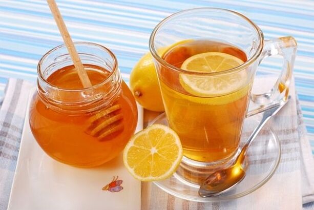 Agua con Miel - Un Merienda Saludable en la Dieta de Miel de Trigo Sarraceno