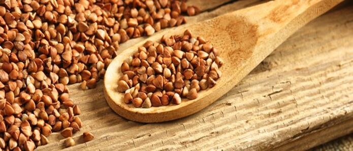 El trigo sarraceno es un producto de pérdida de peso saludable y rico en calorías. 